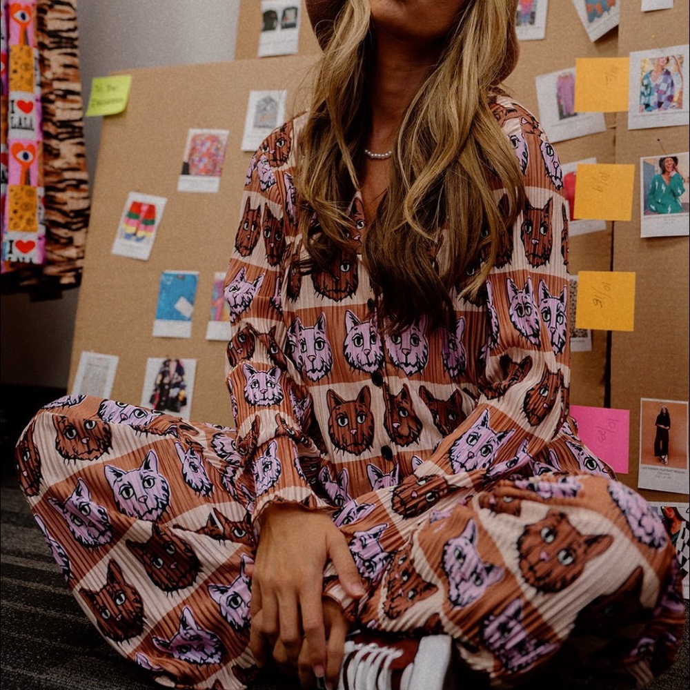 Dressed in lala Long Sleeve Plissé Set in Chic Kitty Cat